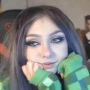 how old is justaminx|JustaMinx (Twitch Star)